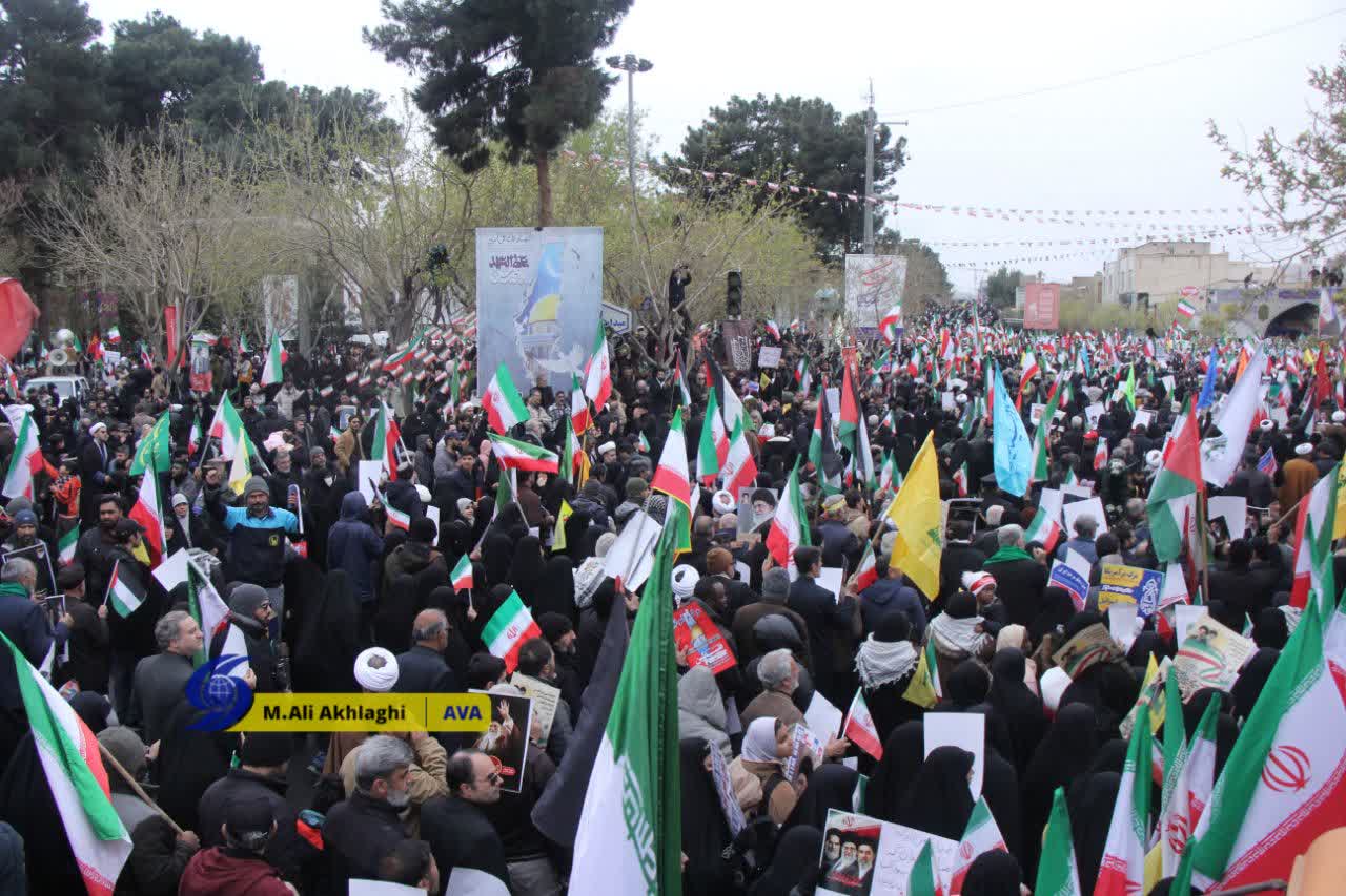 تصاویر/ حضور گسترده انصار و مهاجرین قم در راهپیمایی روز جهانی قدس  <img src="https://cdn.avapress.net/images/picture_icon.png" width="16" height="16" border="0" align="top">