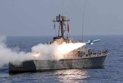 تنگه هرمز مستحکم‌تر از همیشه در اختیار ماست / کشتی اسرائیلی و تفنگداران آمریکایی در امارات هدف قرار گرفتند  