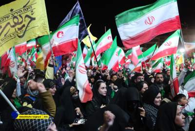 گزارش تصویری/ 36مین شب تجدید بیعت ملت ایران با آرمان‌های انقلاب اسلامی؛ خروش شبانه در میادین انقلاب و ولیعصر تهران