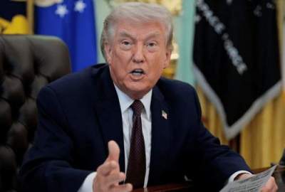 US Senator to Trump: Strait of Hormuz Will Not Open with Swearing