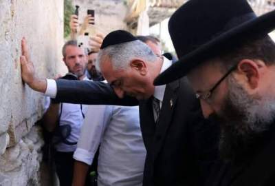 Iranians living in Sweden concerned about inviting Reza Pahlavi to parliament; emphasis on preserving national interests and human rights