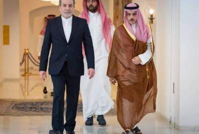 محادثة هاتفية بين وزير الخارجية الإيراني ووزيري خارجية السعودية وقطر حول القضايا الإقليمية