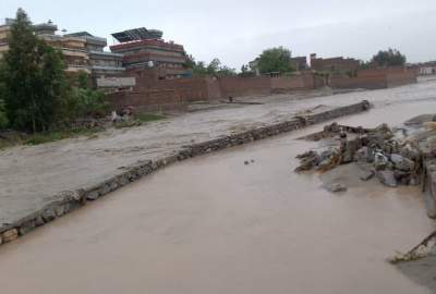 په هرات ولایت کې د وروستیو سیلابونو له امله د ویجاړو شویو سړکونو د ترمیم کار روان دی