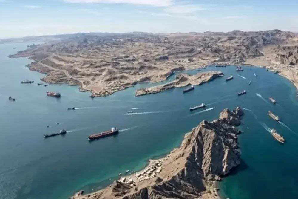 الجزیره: محاصره تنگه هرمز ایران را به عقب‌نشینی وادار نکرد