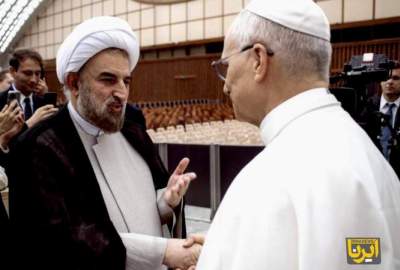 Pope awards highest diplomatic decoration to Iranian ambassador to Vatican