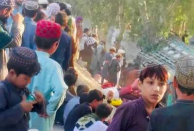 واژگونی موتر مهاجران بازگشته در لغمان؛ ۱۸ کشته و ۲۹ زخمی