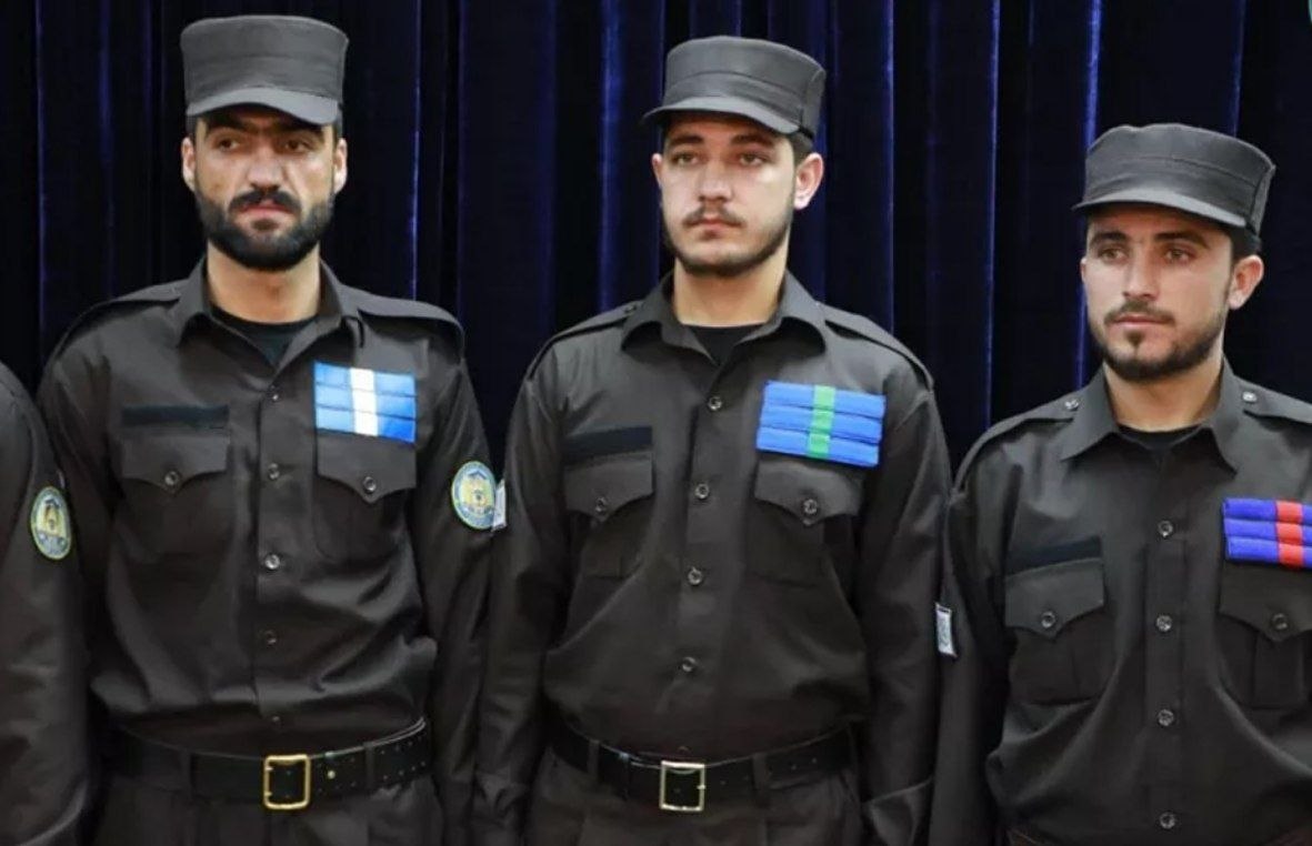 وزارت داخله؛ نظارت جدی بر تطبیق یونیفورم رسمی پولیس‌ها جریان دارد