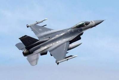 احتراق مقاتلة أمريكية من طراز F-16 في قاعدة عسكرية أمريكية في اليونان