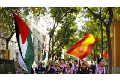 رفرفرة علم فلسطين في احتفال تتويج إسبانيا؛ شعار «فلسطين حرة»يدوّي