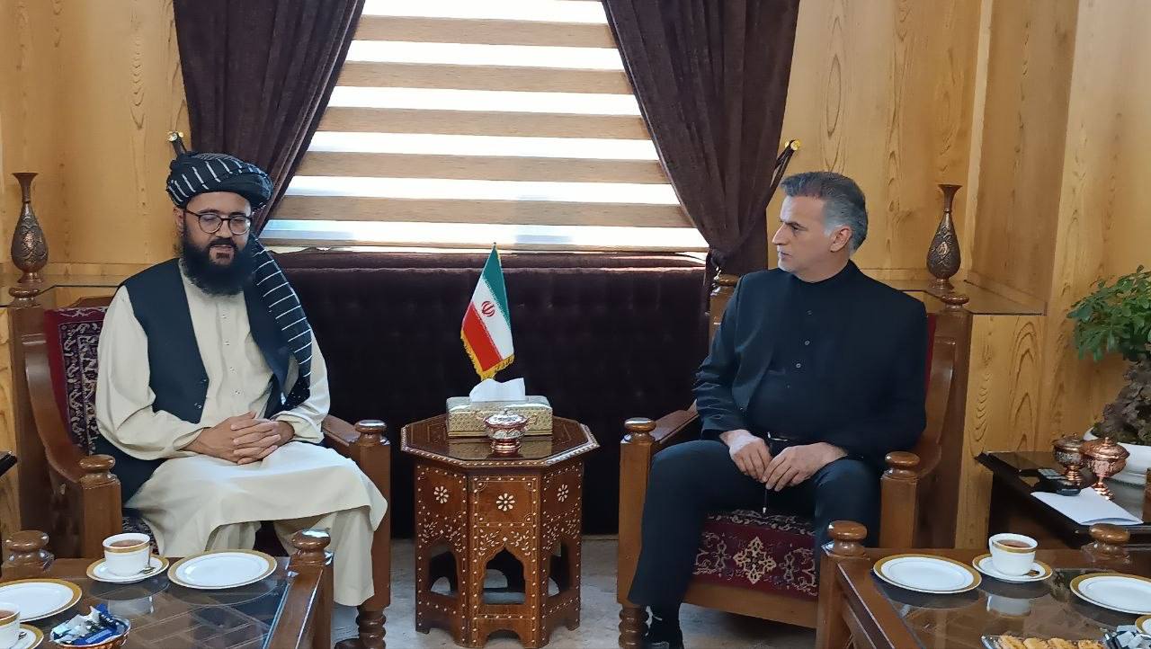 دیدار جنرال قونسل افغانستان در مشهد با مقام ارشد وزارت خارجه ایران / تأکید بر تسهیل سفر زائران و حل مشکلات مهاجرین