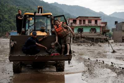 Widespread floods in Nepal; nearly 400 foreign tourists missing